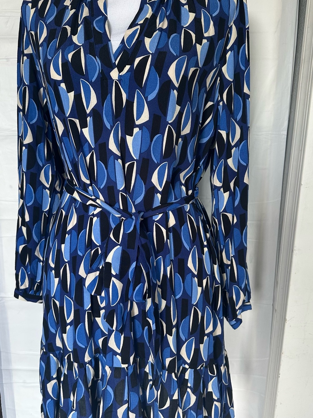 Zara Blue Geometric V-Neck Long Sleeve Dress - Picture 2 of 6